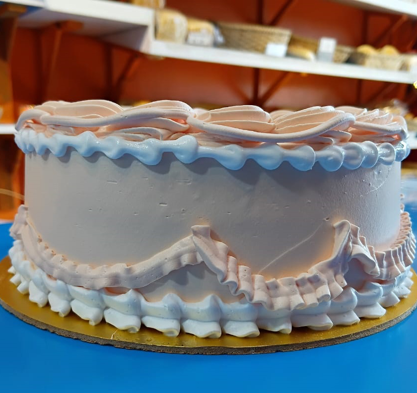 Vanilla Classic Design Cake